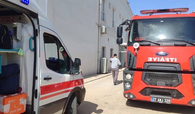 Gaziantep'te pamuk fabrikasında çıkan yangında can pazarı: 2 işçi hastaneye kaldırıldı