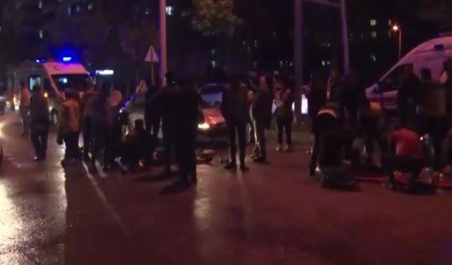 Gaziantep'te karşıya geçmeye çalışan 2 kişiye otomobil çarptı!