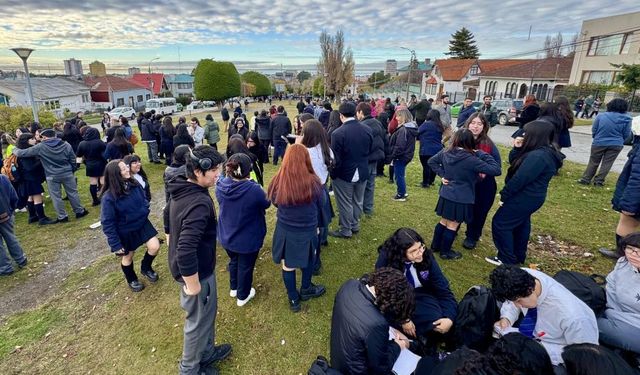 Tsunami uyarısının ardından 2 bin kişi tahliye edildi
