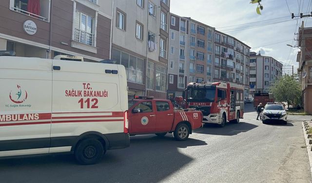 Tamir ettiği arabasının altında kalan adam hayatını kaybetti