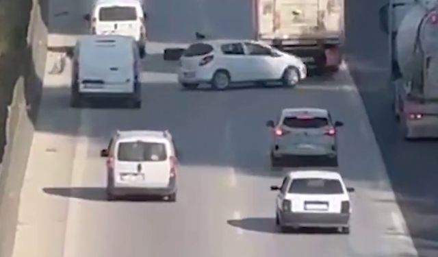 Gaziantep Otoyolunda Kopan Lastik Kaplaması Trafiği Birbirine Kattı!