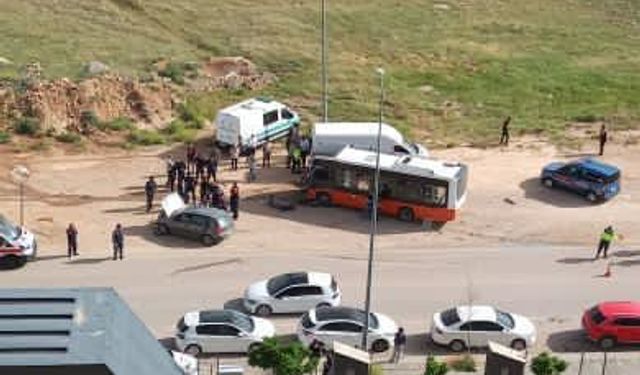 Gaziantep'te otomobil ile otobüs çarpıştı: 1 ölü, 1 yaralı