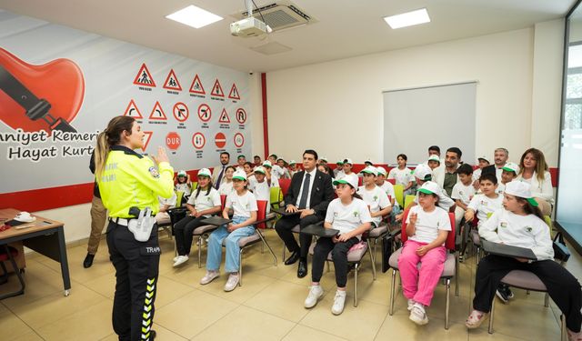 Umut Yılmaz çocuklarla bir araya geldi... Bilinçli nesiller yetiştirmeliyiz