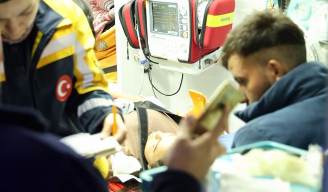 Otomobil şarampole devrildi: Sürücü alkollü ve ehliyetsiz çıktı