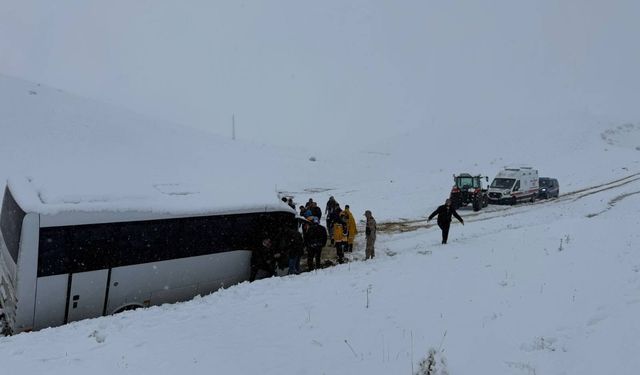 Gaziantep’e doğru gelen taraftarlar karlı yolda mahsur kaldı
