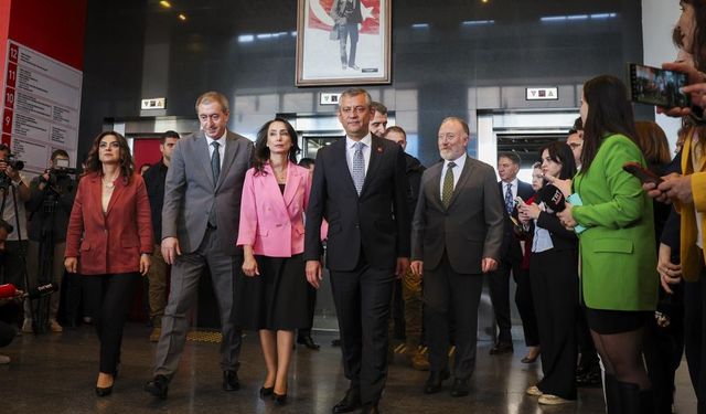 CHP lideri Özgür Özel, DEM Parti heyetini kabul etti