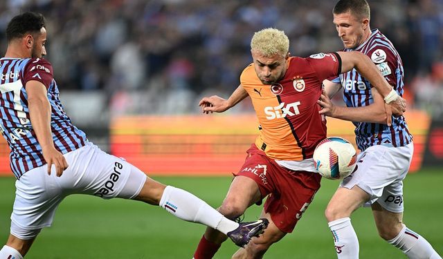Trendyol Süper Lig: Trabzonspor: 0 - Galatasaray: 0 (İlk yarı)