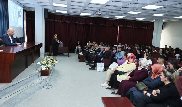 Gaziantep’in kültür hazinesi el sanatları konferansı GAÜN’de gerçekleşti