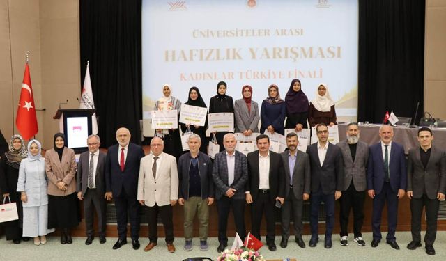 GAÜN Öğrencisi Hafızlık Yarışmasında Türkiye İkincisi Oldu
