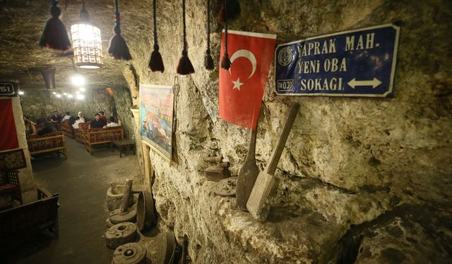 Gaziantep'te 500 yıllık mağara kafede ziyaretçi yoğunluğu yaşanıyor