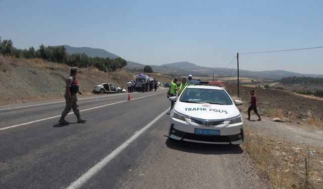 Kilis-Hatay yolunda çift taraflı kaza! Yaralılar var