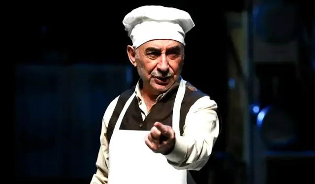 Şener Şen Oyunculuğu Neden Bıraktı? Tiyatroyla Veda Gecesi Duygulandırdı