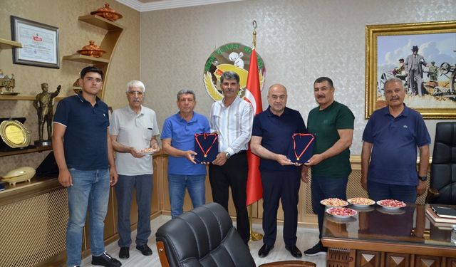 Sezonun ilk Antep fıstığına altın ödülü