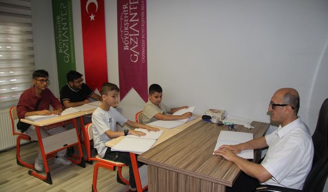 Gaziantep’te görme engelliler, Kur'an-ı Kerim'i öğreniyor
