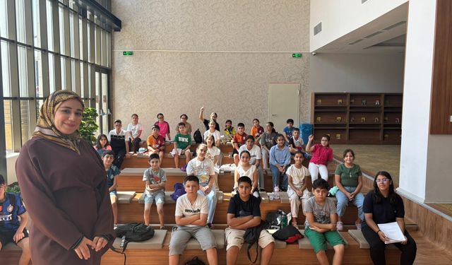 Gaziantep Millet Kütüphanesi’nde İngilizce öğreniyorlar…
