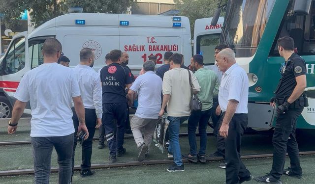 Gaziantep'te tramvay yayaya çarptı!
