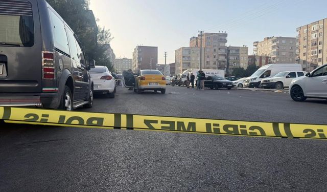 Eşinden kaçmak isteyen kadın silahlı saldırıya uğradı: 3 yaralı