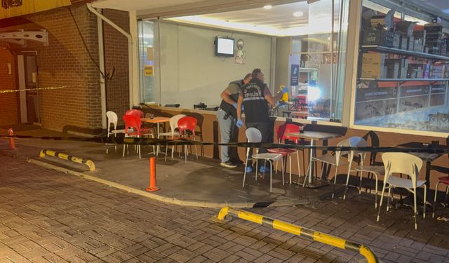 Hastane kantininde korku dolu anlar! Boşanma aşamasındaki eşine kurşun yağdırdı...