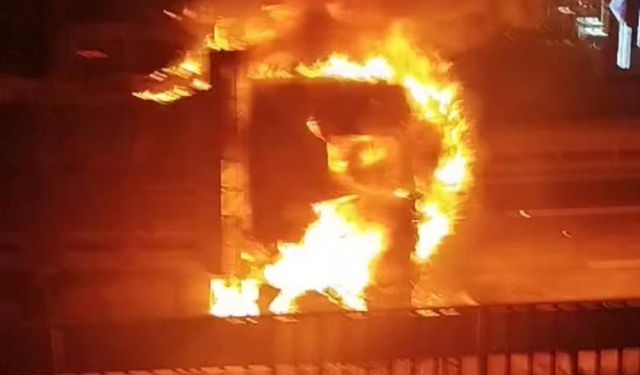 Polis yanan kamyonu sulama tankeriyle söndürdü