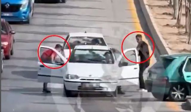 Trafikte sürücüyü darp etmişlerdi! Bakan Yerlikaya duyurdu! Asfalt zorbaları yakalandı!