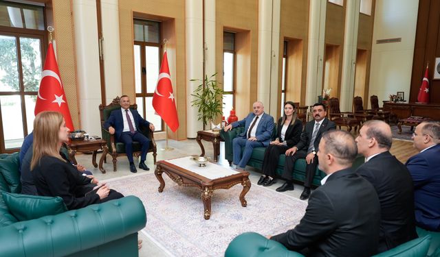 Sermet Atay’dan Vali Çeber’e ziyaret