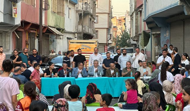 MHP'nin mahalle ziyareti coşkulu mitinge dönüştü