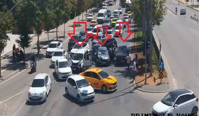 Gaziantep’te zincirleme kaza! 3 araç birbirine girdi… Yaralılar var!