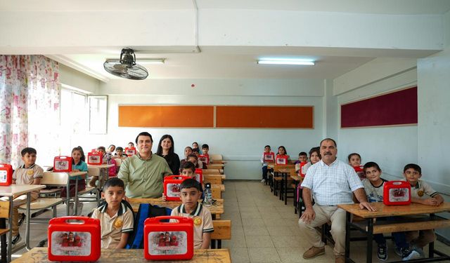 Yılmaz yeni eğitim-öğretim yılını öğrencilerle karşıladı