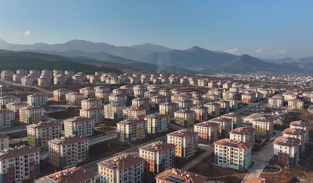Depremzede hak sahiplerine 54 bin 200 bağımsız bölüm teslim edilecek