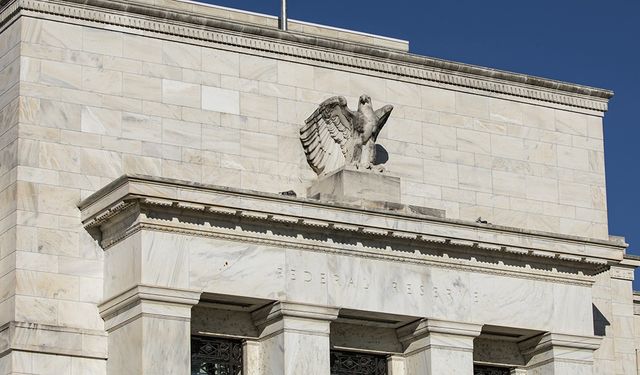 Trump yönetimi, mahkemeden Cook'un Fed'de kalmasına izin veren kararı durdurmasını istedi