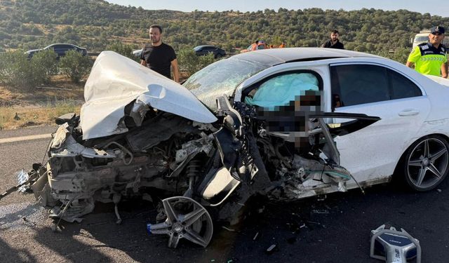 Gaziantep’te tır ile çarpışan otomobilin sürücüsü avukat hayatını kaybetti