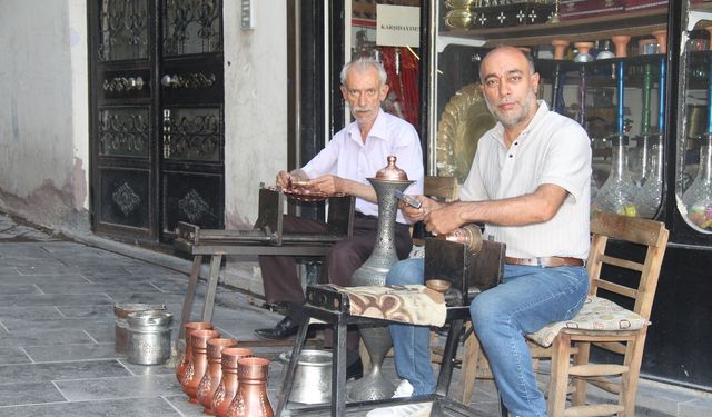 Gaziantepli kardeşler bakırcılık mesleğini yaşatmak istiyor!