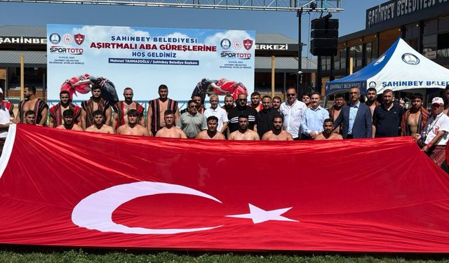 Gaziantep'te geleneksel aşırtmalı aba güreşleri heyecanı başladı