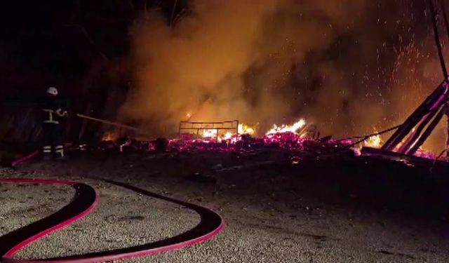 Yanan evdeki tüp bomba gibi patladı
