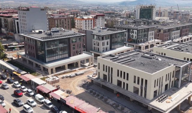 Deprem bölgesinde yıkılan yapıların yerine yeni projeler yükseliyor
