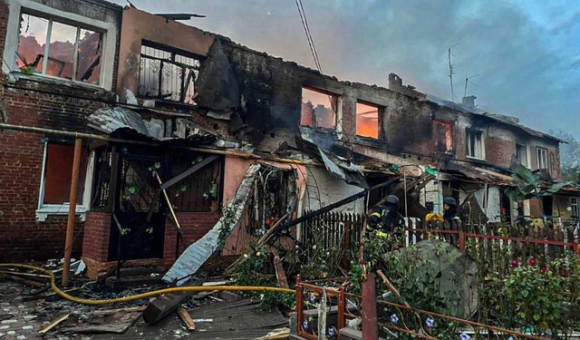 Rusya, Ukrayna'da apartmana saldırdı: Ölüler var!