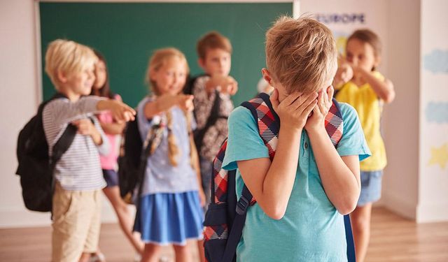 Akran zorbalığına dikkat! İntihara sürükleyebilir