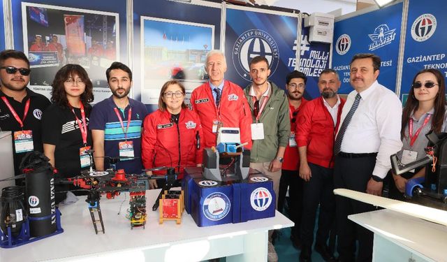 Fatma Şahin TEKNOFEST 2025’te GAÜN standını ziyaret etti