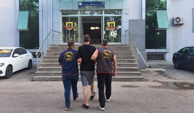 Gaziantep’te 25 yılla aranıyordu! JASAT saklandığı adreste yakaladı…