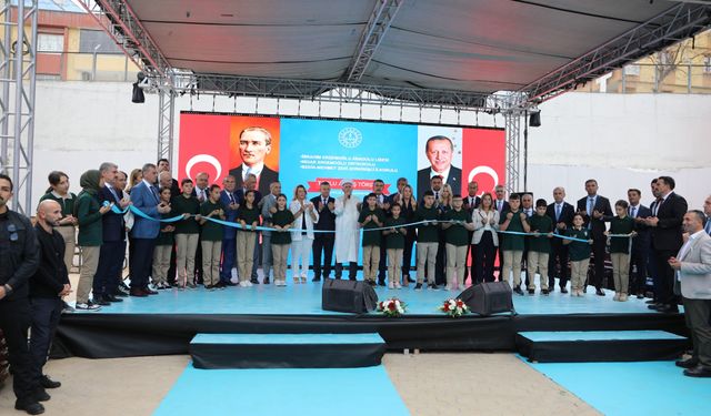 Gaziantep hayırda da yarışıyor! Zorkirişçi ve Erdemoğlu ailelerinden eğitime destek