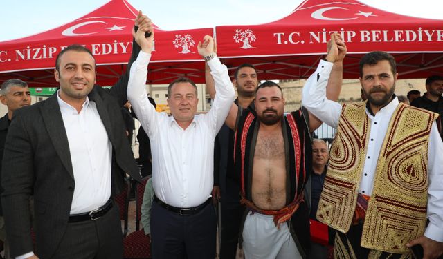 156 sporcu Gaziantep’te er meydanına çıktı! Cumhuriyet Bayramı coşkusuna ayrı bir anlam kattılar