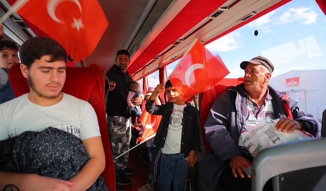 Geri dönüşler sürüyor! Suriyeliler ülkelerine dönüyor