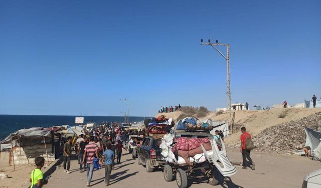 Gazze'de tarihi an! Filistinliler topraklarına dönüyor