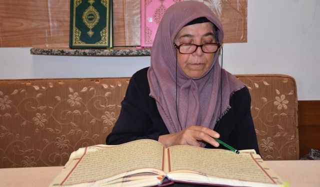 Gaziantep’te Kur'an-ı Kerim sevgisi engel tanımadı! 70 yaşında okumayı öğrendi