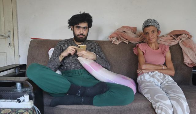 Depremden sonra kendini eve kapattı... Telefon bağımlısı genç görenleri şoke etti