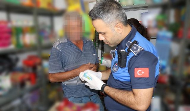 Öğrencilere tarihi geçmiş ürün satıyordu! O işletmeye ceza…