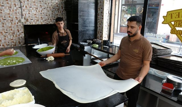 Gaziantep'e gelen turistler katmer yemeden dönmüyor