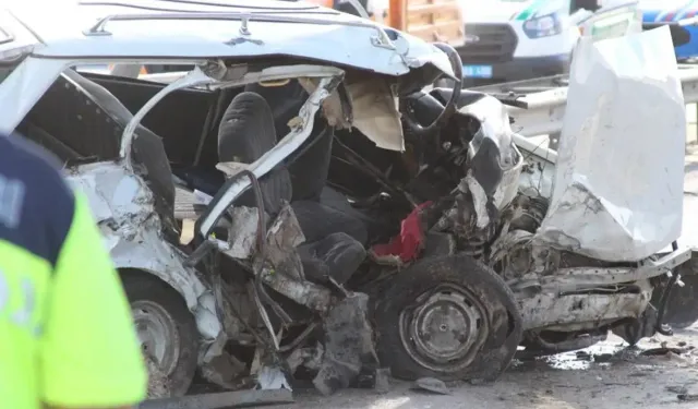 Gaziantep otoyolunda korkunç kaza! Otomobil bariyere çarptı: 2 kişi öldü!