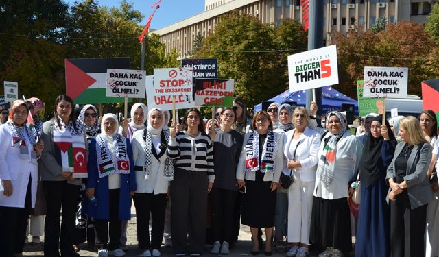 Gaziantep’te Gazze İçin Sessiz Çığlık Eylemi! Gazi’nin anneleri Gazze’nin anneleriyle el ele…