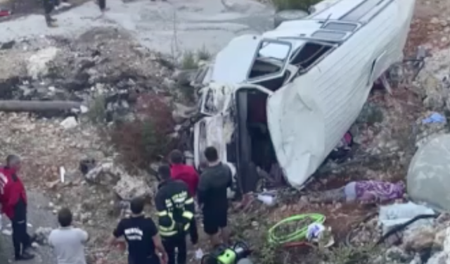 İşçi servisi şarampole devrildi: 5 ölü, 14 yaralı